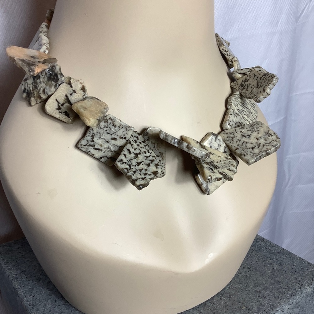 Barse natural stone tan and black necklace